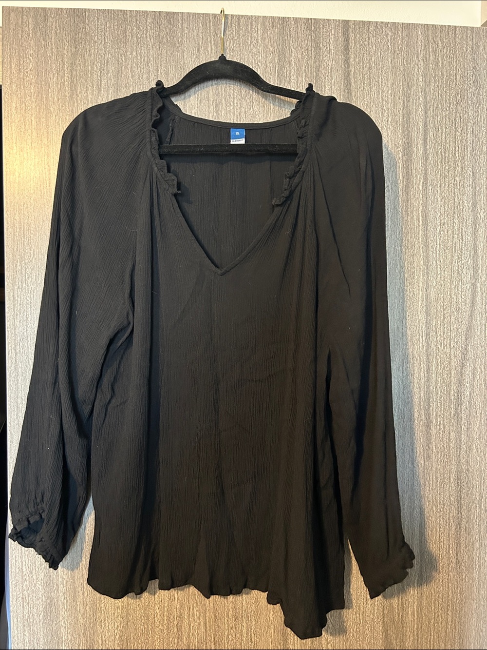 Old Navy Black V-Neck Ruffle Trim Long Sleeve Blouse